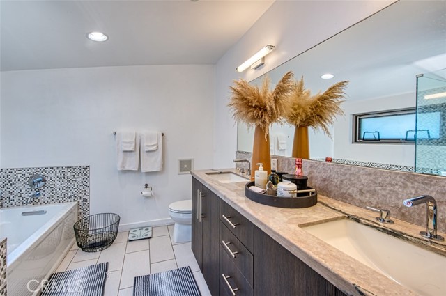 Detail Gallery Image 29 of 35 For 409 29th Street, Newport Beach,  CA 92663 - 3 Beds | 3/2 Baths