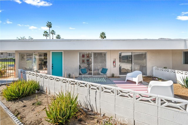 Detail Gallery Image 2 of 26 For 2033 E Ramon Rd 8b,  Palm Springs,  CA 92264 - 2 Beds | 2 Baths