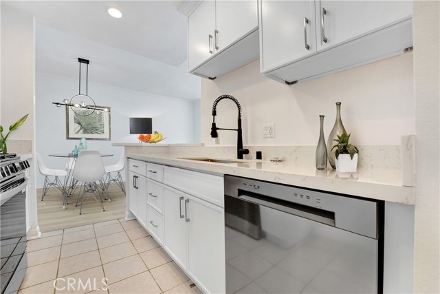 10861 Moorpark Street, North Hollywood CA: https://media.crmls.org/medias/bcb14255-6922-4616-ab48-124600d02bca.jpg