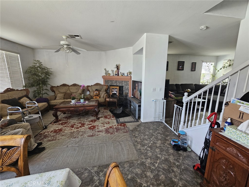 https://media.crmls.org/medias/bcb2f837-8b62-48dd-b8b5-dab188ab6be3.jpg?preset=X-Large