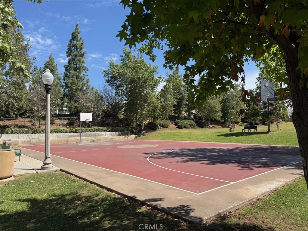 https://media.crmls.org/medias/bcb3aba3-d047-4196-9b78-d23f64c429ee.jpg?preset=X-Large