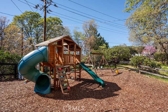 Detail Gallery Image 29 of 33 For 1498 Deer Way, Lake Arrowhead,  CA 92352 - 3 Beds | 2 Baths