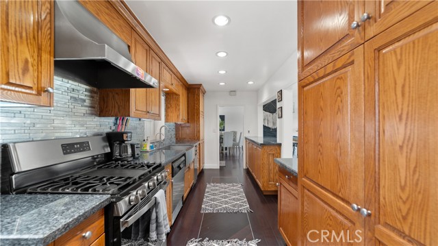 12032 S Circle Drive, Whittier CA: https://media.crmls.org/medias/bcb5055d-800c-495d-b0c5-816222355403.jpg