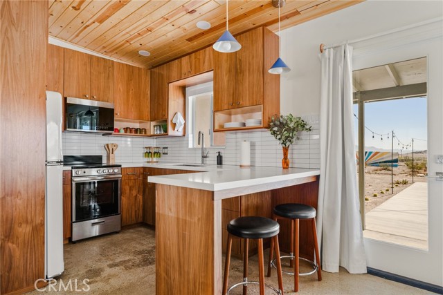 79124 Valle Vista Road, 29 Palms CA: https://media.crmls.org/medias/bcb583ac-5dcc-40d2-b983-5d42edd0804d.jpg