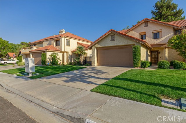 Detail Gallery Image 2 of 47 For 2816 Dartmouth Dr, Lancaster,  CA 93536 - 3 Beds | 2/1 Baths