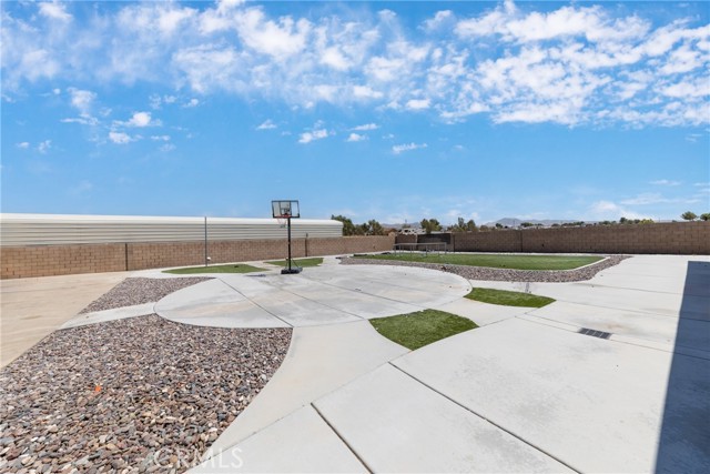 24625 Ledbury Road, Oro Grande CA: https://media.crmls.org/medias/bcb63da2-3c7e-4606-9d6c-e9d2e14e7935.jpg