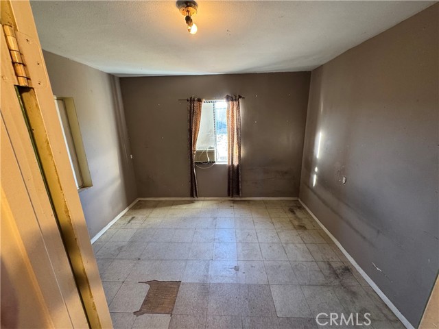 Detail Gallery Image 14 of 21 For 326 N Grant Ave, Corona,  CA 92882 - 2 Beds | 1 Baths