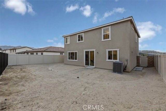 Detail Gallery Image 10 of 17 For 920 Porta Marina Ln, Lake Elsinore,  CA 92530 - 3 Beds | 2/1 Baths