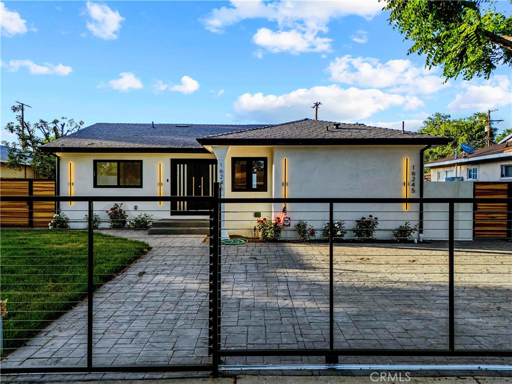 1/2 Chatsworth Street