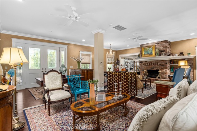 2176 Bidwell Avenue, Chico CA: https://media.crmls.org/medias/bcb89e58-5f7d-4743-85e0-b00f8585ef1a.jpg