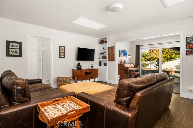 Detail Gallery Image 14 of 53 For 943 E Everett Place, Orange,  CA 92867 - 2 Beds | 2 Baths