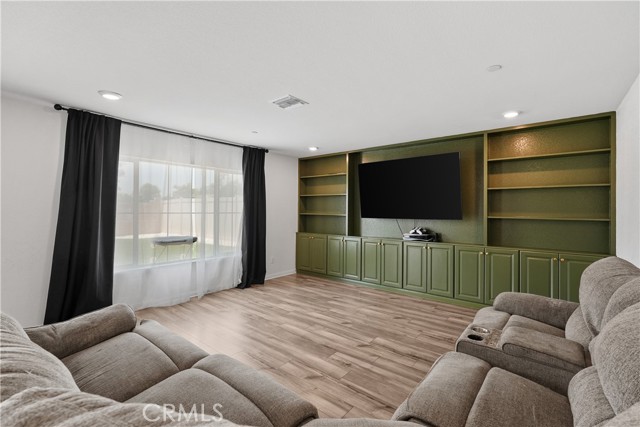 Detail Gallery Image 17 of 44 For 25467 Sedona Ln, Homeland,  CA 92548 - 5 Beds | 2/1 Baths