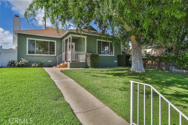 Detail Gallery Image 2 of 41 For 3411 W Chandler Bld, Burbank,  CA 91505 - 3 Beds | 1/1 Baths