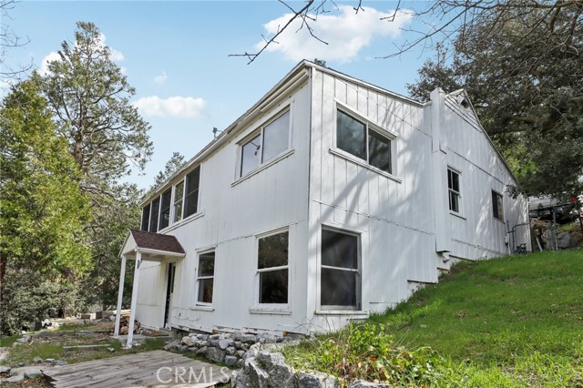 Detail Gallery Image 32 of 41 For 532 Sunset, Crestline,  CA 92325 - 3 Beds | 1/1 Baths