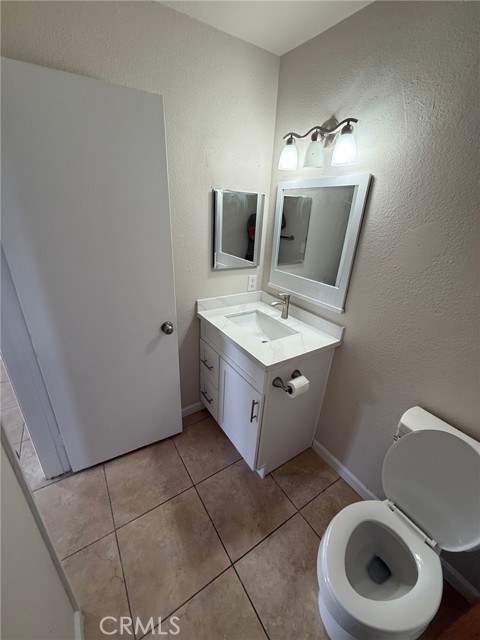 Detail Gallery Image 6 of 12 For 419 E Sycamore St #D,  Anaheim,  CA 92805 - 2 Beds | 1/1 Baths