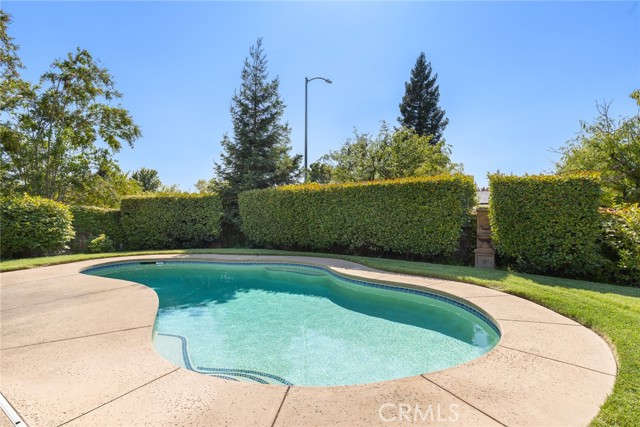 3049 Coach Lite Drive, Chico CA: https://media.crmls.org/medias/bcba9f84-c0f8-4775-b221-37e785514e4d.jpg