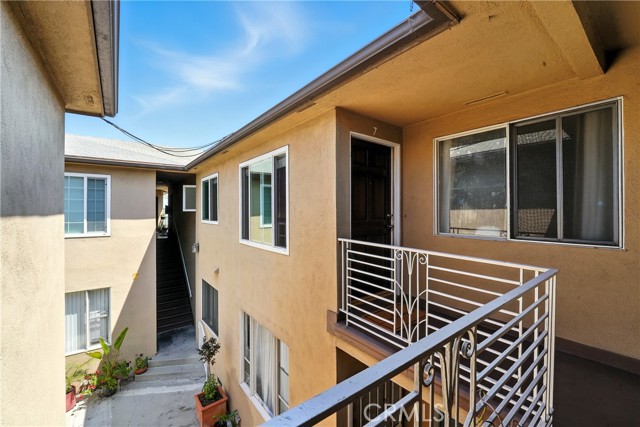 Detail Gallery Image 3 of 45 For 2135 E Florida St #7,  Long Beach,  CA 90814 - 1 Beds | 1 Baths