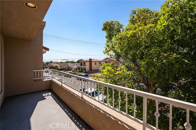 1078 W 10th Street, San Pedro CA: https://media.crmls.org/medias/bcbb358a-0ac9-4359-b8b4-efdbf4ef5e62.jpg