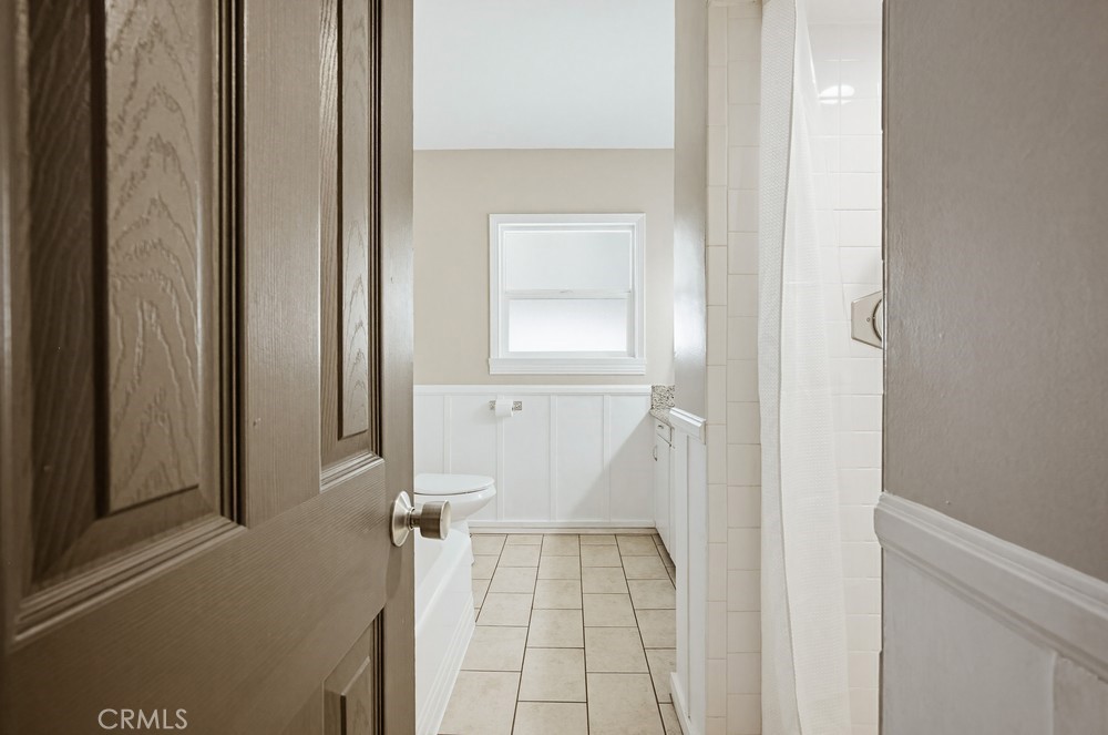 https://media.crmls.org/medias/bcbb6678-3054-435c-9383-ab5023cad4b6.jpg?preset=X-Large