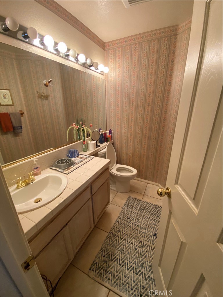 https://media.crmls.org/medias/bcbb8e2a-d346-48fe-bbda-d35c96c86b0f.jpg?preset=X-Large