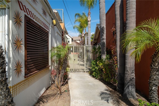 Detail Gallery Image 4 of 14 For 1631 E 4th St, Long Beach,  CA 90802 - – Beds | – Baths