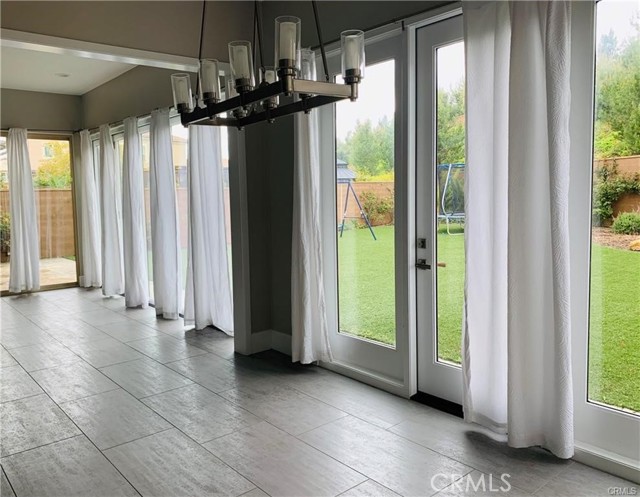 Detail Gallery Image 8 of 9 For 57 Stanza, Irvine,  CA 92620 - 4 Beds | 4 Baths