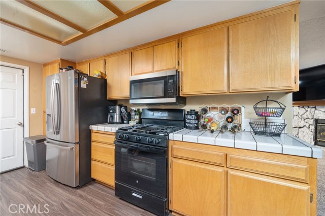 13745 Bel Air Drive, Victorville CA: https://media.crmls.org/medias/bcbc06eb-5dbd-4bfb-973b-3eb8e61389b9.jpg
