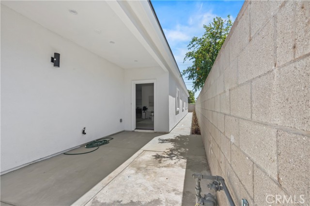 Detail Gallery Image 12 of 13 For 1056 Walter Ave #2,  Tustin,  CA 92780 - 3 Beds | 2 Baths