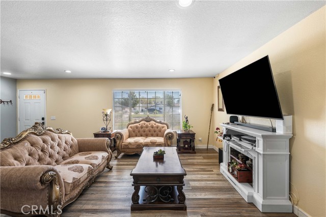 Detail Gallery Image 11 of 31 For 45029 16th St, Lancaster,  CA 93534 - 3 Beds | 2 Baths