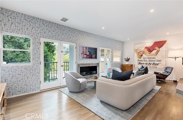 Detail Gallery Image 7 of 25 For 8374 Yucca Trl, Los Angeles,  CA 90046 - 4 Beds | 3/1 Baths