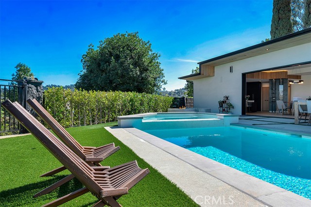 Detail Gallery Image 36 of 72 For 15641 High Knoll Rd, Encino,  CA 91436 - 5 Beds | 4/1 Baths