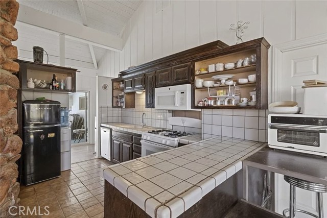 Detail Gallery Image 15 of 63 For 16822 Glenfall Ave, Palmdale,  CA 93591 - 4 Beds | 2 Baths