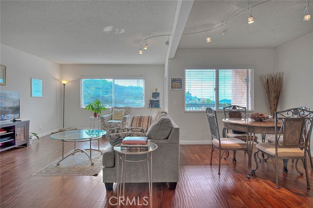 Detail Gallery Image 9 of 24 For 2940 N Verdugo Rd #409,  Glendale,  CA 91208 - 2 Beds | 2 Baths