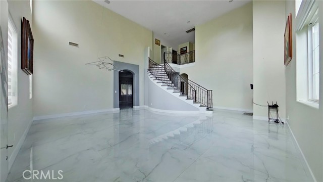 Detail Gallery Image 8 of 45 For 6937 Kian Ct, Van Nuys,  CA 91406 - 4 Beds | 3 Baths