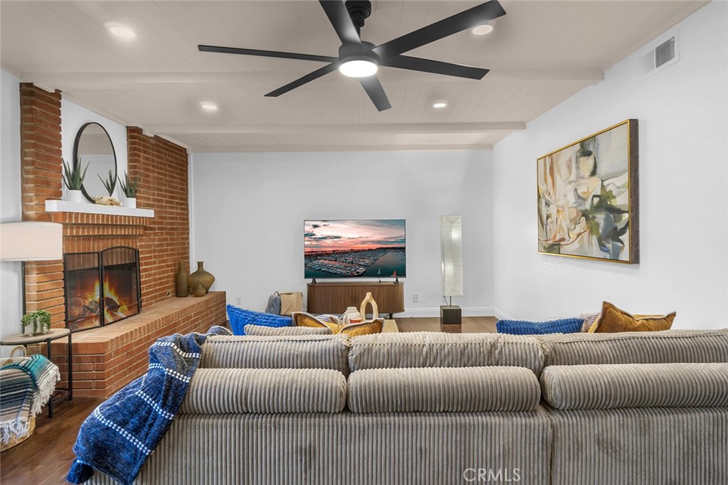 MLS #OC25257716 image #29