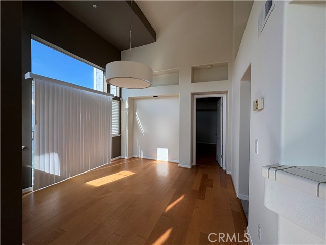 Detail Gallery Image 8 of 23 For 549 Shoal Cir, Redwood City,  CA 94065 - 1 Beds | 2 Baths