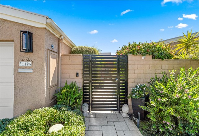 Detail Gallery Image 4 of 30 For 31125 Almara Ln, Laguna Niguel,  CA 92677 - 2 Beds | 2 Baths