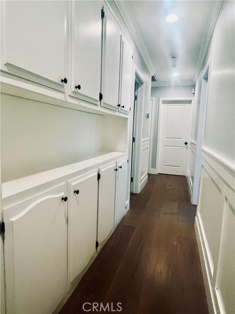 1856 9th Street, Manhattan Beach CA: https://media.crmls.org/medias/bcc1a696-2470-48a0-82a5-84d87dd655e9.jpg