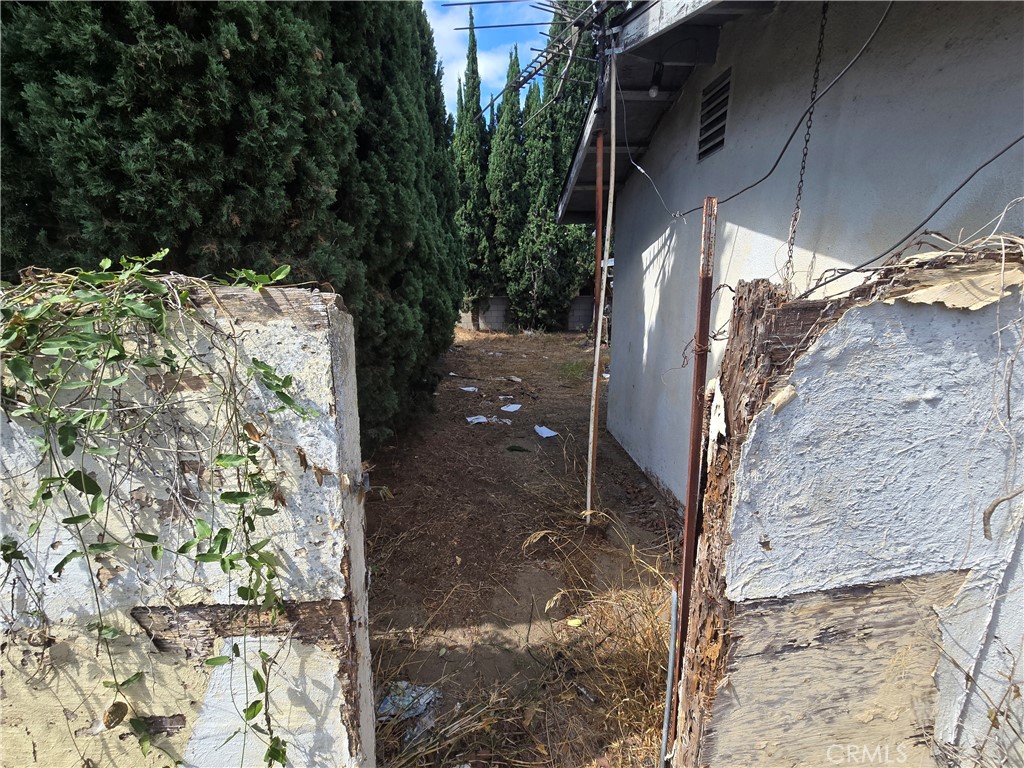 https://media.crmls.org/medias/bcc2ddef-b10f-4ba4-a6d3-7a02d23bfaac.jpg?preset=X-Large