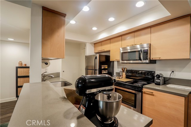 Detail Gallery Image 6 of 34 For 911 N Kings Rd #118,  West Hollywood,  CA 90069 - 2 Beds | 2 Baths