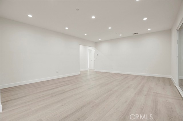 Detail Gallery Image 6 of 26 For 13327 Strathern St, North Hollywood,  CA 91605 - 3 Beds | 2 Baths