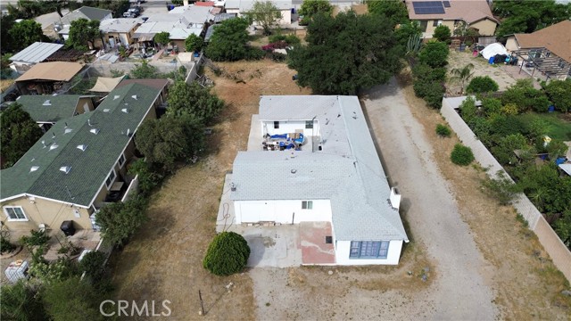 8005 Oleander, Fontana CA: https://media.crmls.org/medias/bcc42054-dd3d-4b74-9460-a4b23501f29d.jpg