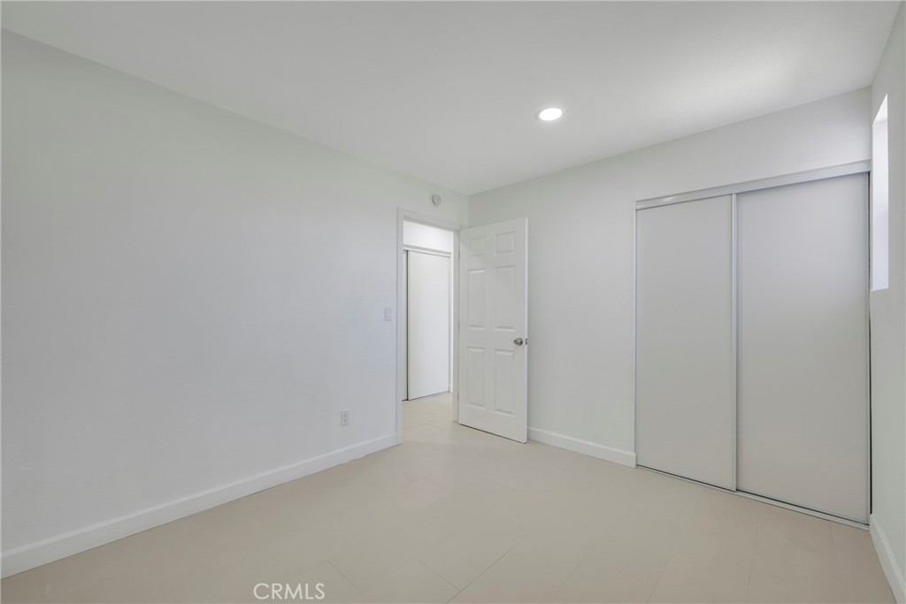 https://media.crmls.org/medias/bcc4a0cb-1c0d-45f8-b7b2-88be9a05cfd4.jpg?preset=X-Large