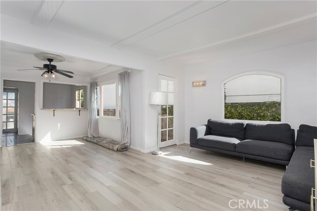 251 Avenida Del Mar, San Clemente CA: https://media.crmls.org/medias/bcc4ad72-6ca3-4bee-94fc-bf3e9a553d90.jpg
