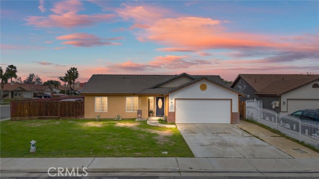 Detail Gallery Image 1 of 1 For 1514 Kirkwood Ave, Bakersfield,  CA 93307 - 4 Beds | 2 Baths
