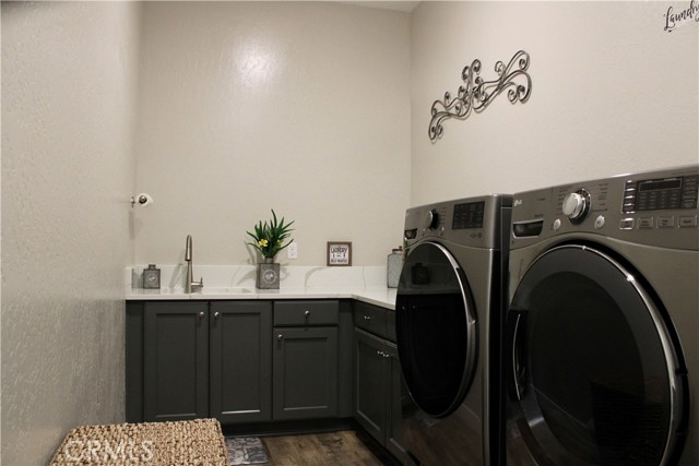 Image 33 of 44 For 2633 Silvervale Street