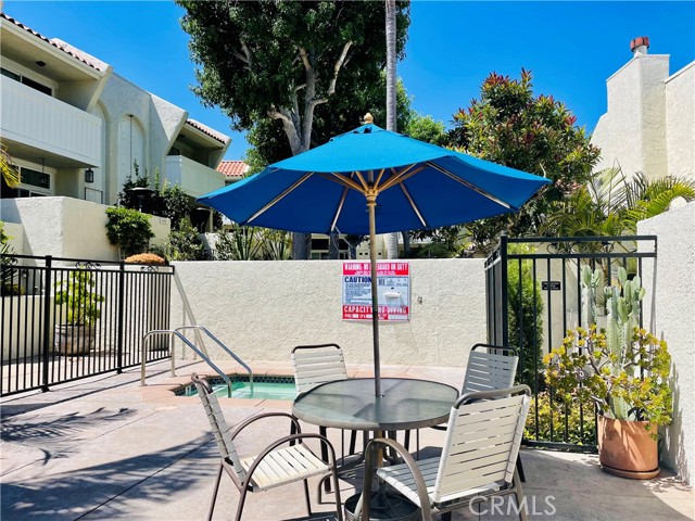 427 2nd Street, Hermosa Beach, California 90254, 3 Bedrooms Bedrooms, ,2 BathroomsBathrooms,Residential,Sold,2nd,SB22149099