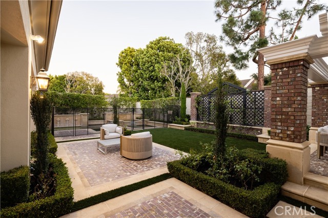 Detail Gallery Image 47 of 72 For 8 Gleneagles Dr, Newport Beach,  CA 92660 - 5 Beds | 5/1 Baths