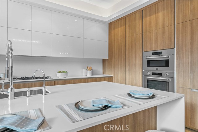 Detail Gallery Image 21 of 49 For 4532 Katherine, Sherman Oaks,  CA 91423 - 6 Beds | 6/1 Baths