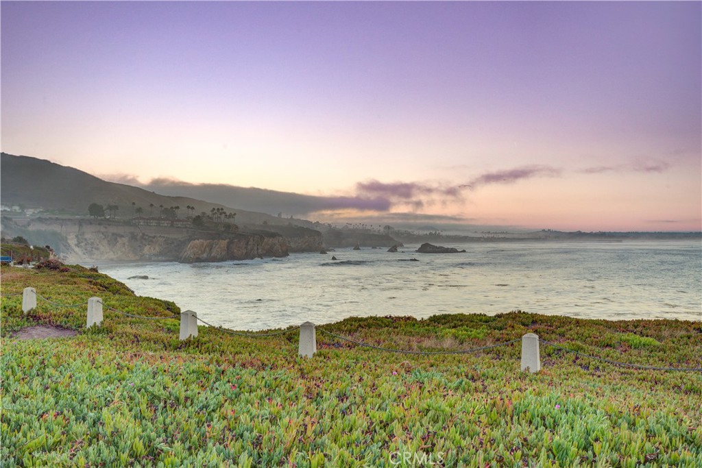 https://media.crmls.org/medias/bcc78a9f-a0f7-4da8-bf9b-728ab6c86806.jpg?preset=X-Large